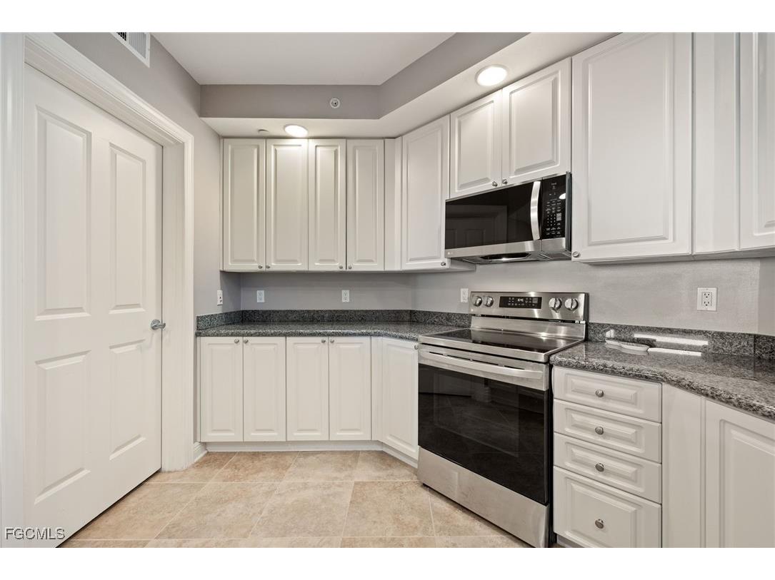 2825 Palm Beach Boulevard #513 Fort Myers FL 33916 2025022048 image6