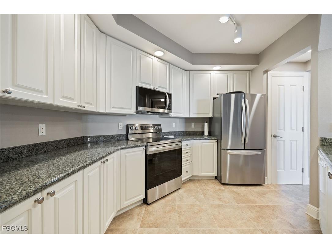 2825 Palm Beach Boulevard #513 Fort Myers FL 33916 2025022048 image7