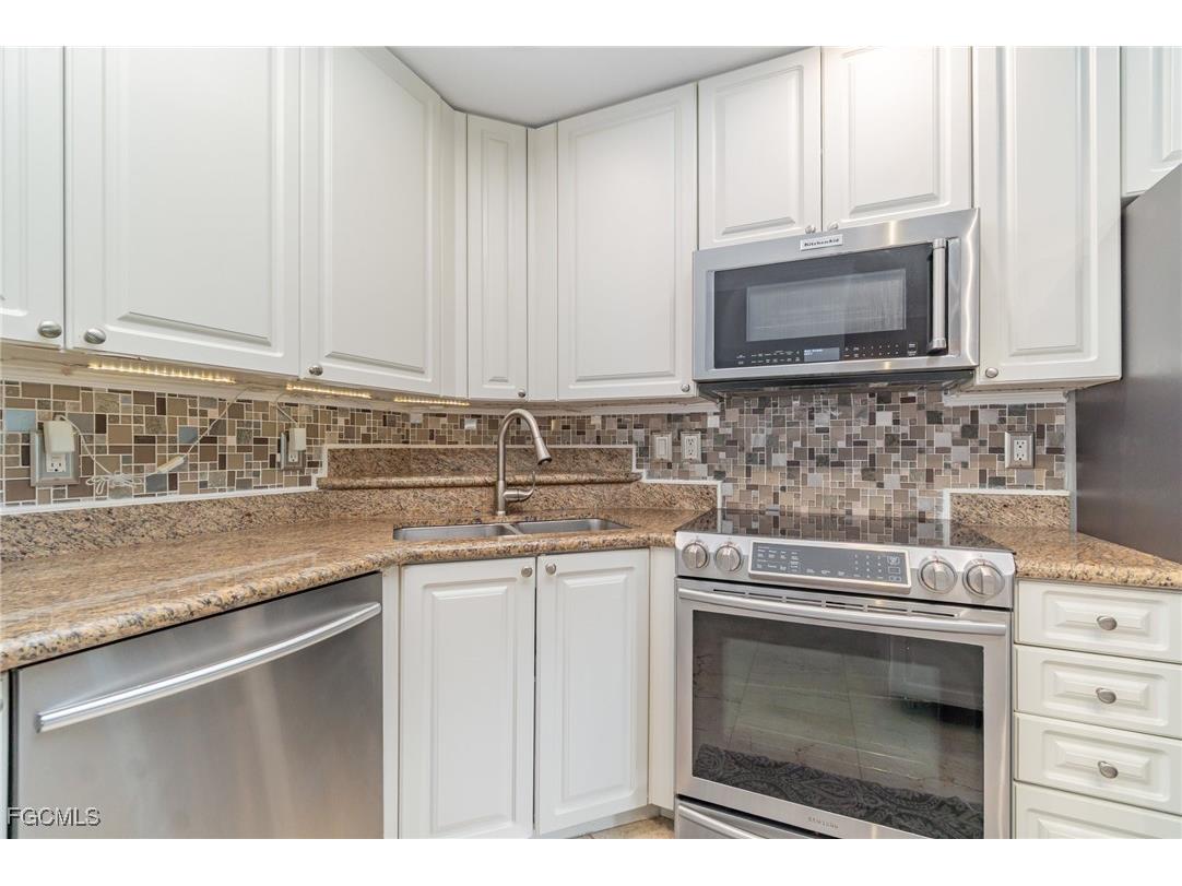 2825 Palm Beach Boulevard #614 Fort Myers FL 33916 2025004903 image3