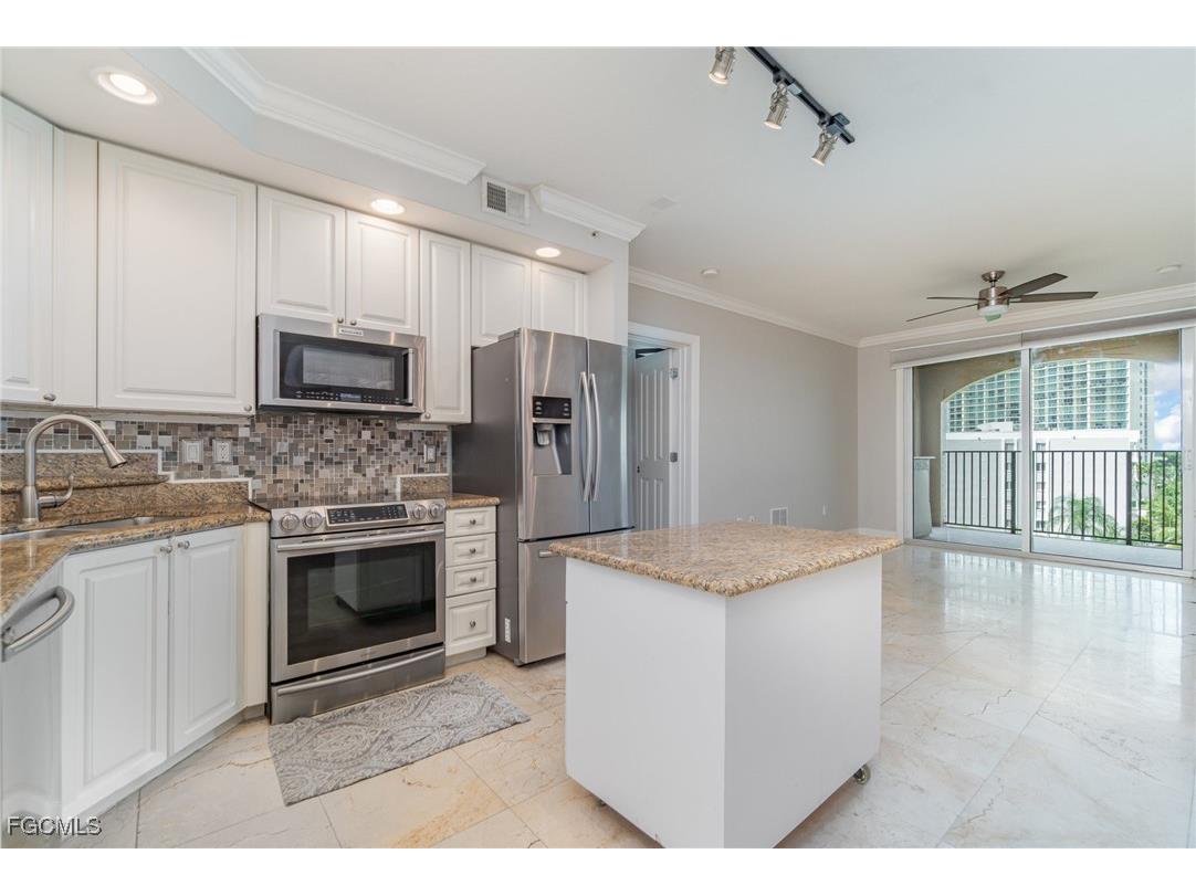 2825 Palm Beach Boulevard #614 Fort Myers FL 33916 2026000040 image3