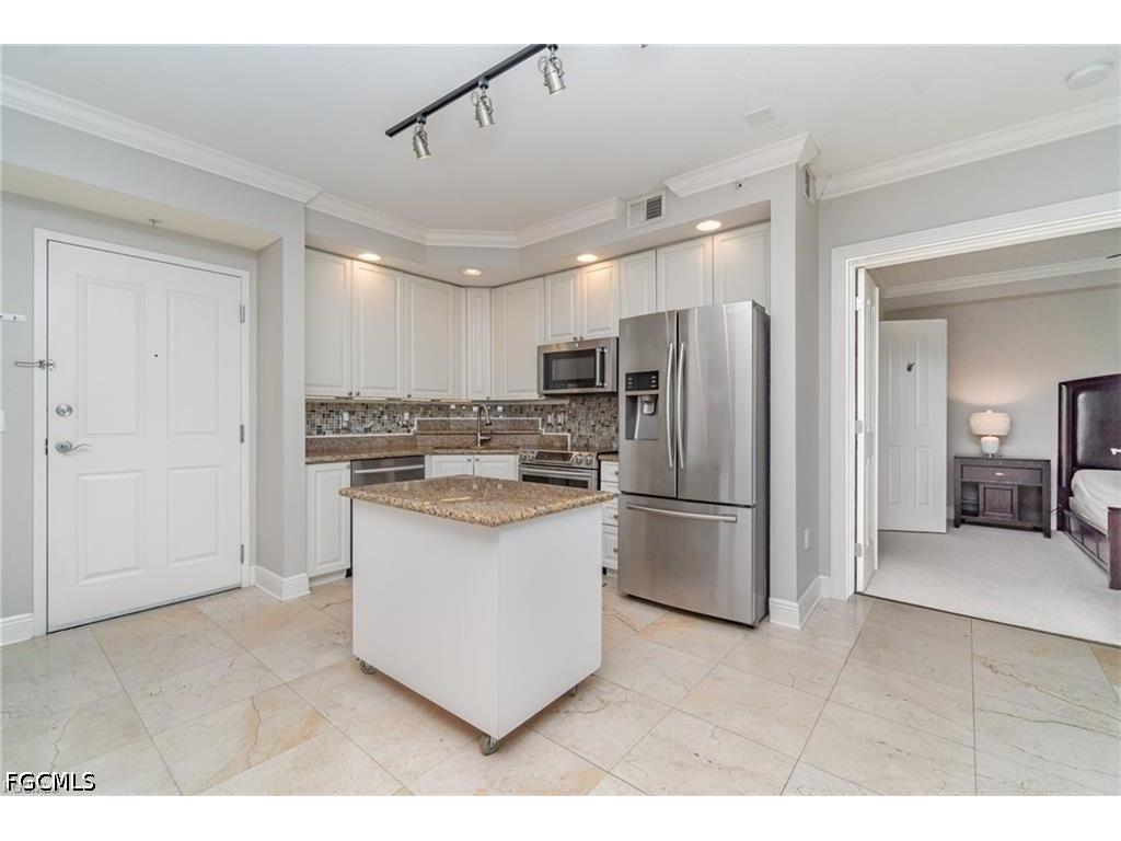 2825 Palm Beach Boulevard #614 Fort Myers FL 33916 2026015559 image5