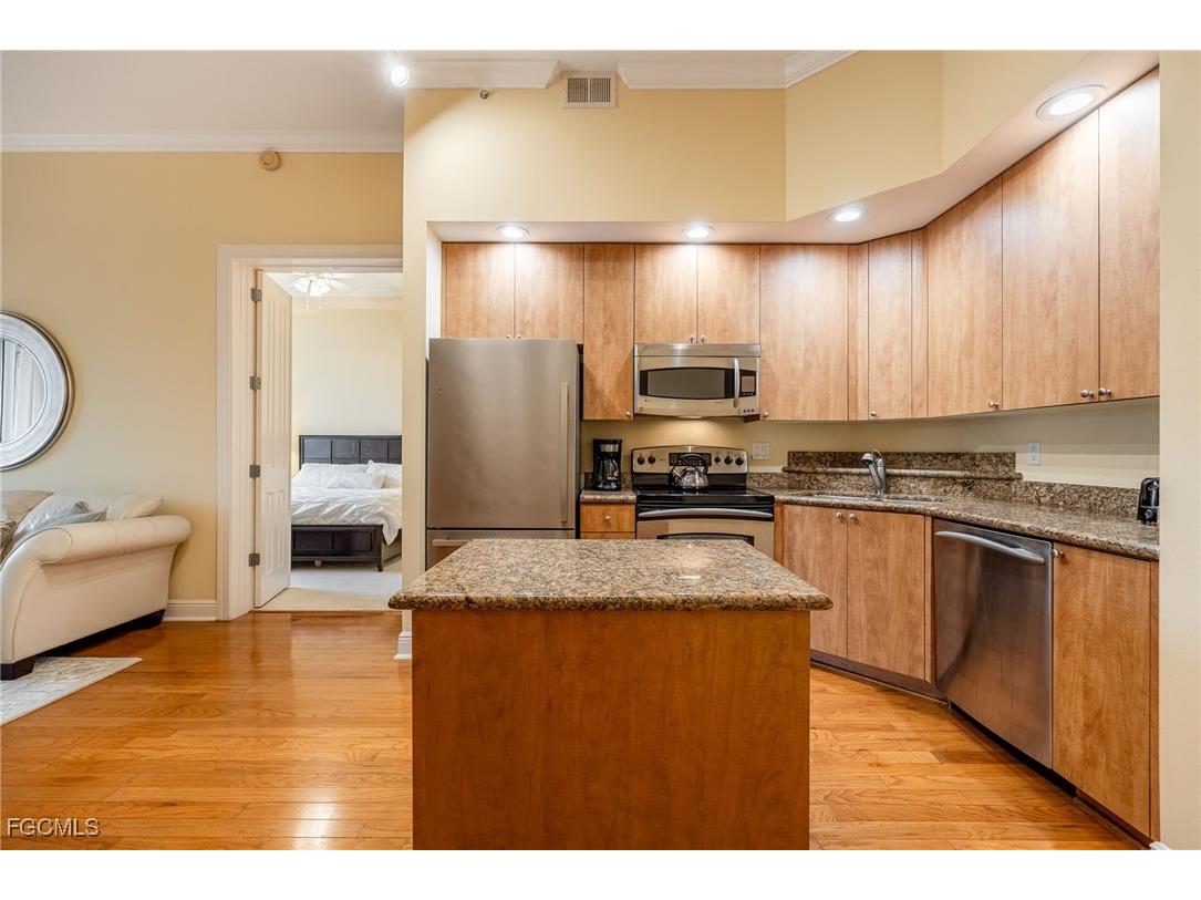 2825 Palm Beach Boulevard #706 Fort Myers FL 33916 2025004980 image6