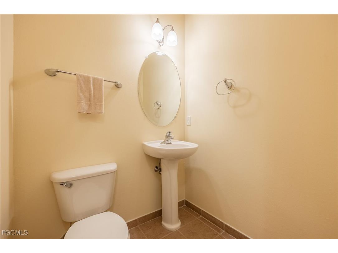 2825 Palm Beach Boulevard #706 Fort Myers FL 33916 2025015610 image19