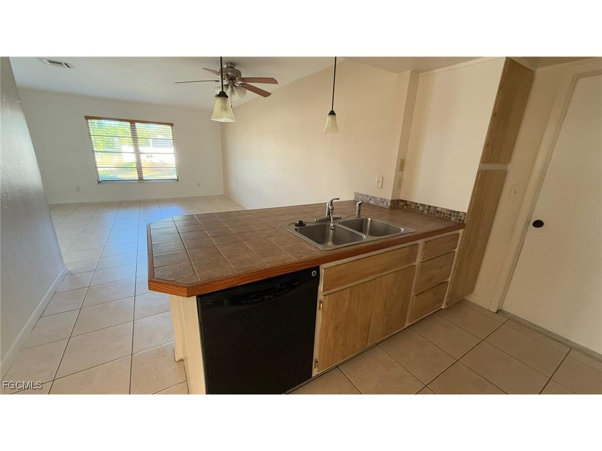 2825 SW Santa Barbara Place #P Cape Coral FL 33914 2025018898 image15