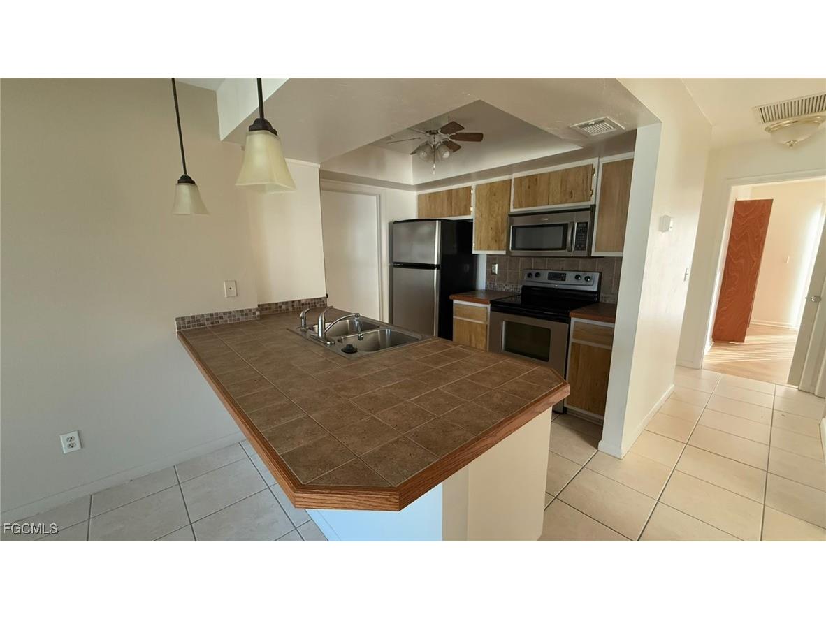 2825 SW Santa Barbara Place #P Cape Coral FL 33914 2025018898 image3
