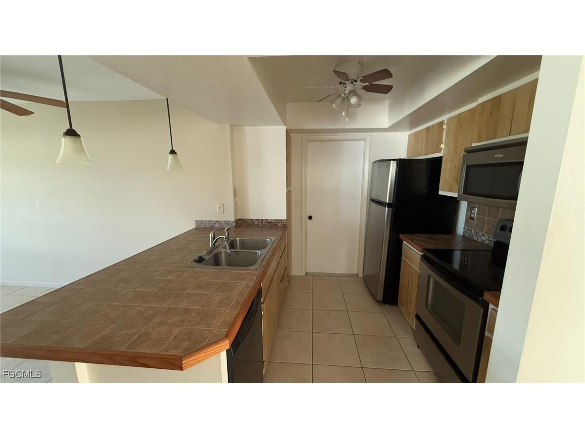 2825 SW Santa Barbara Place #P Cape Coral FL 33914 2025018898 image9
