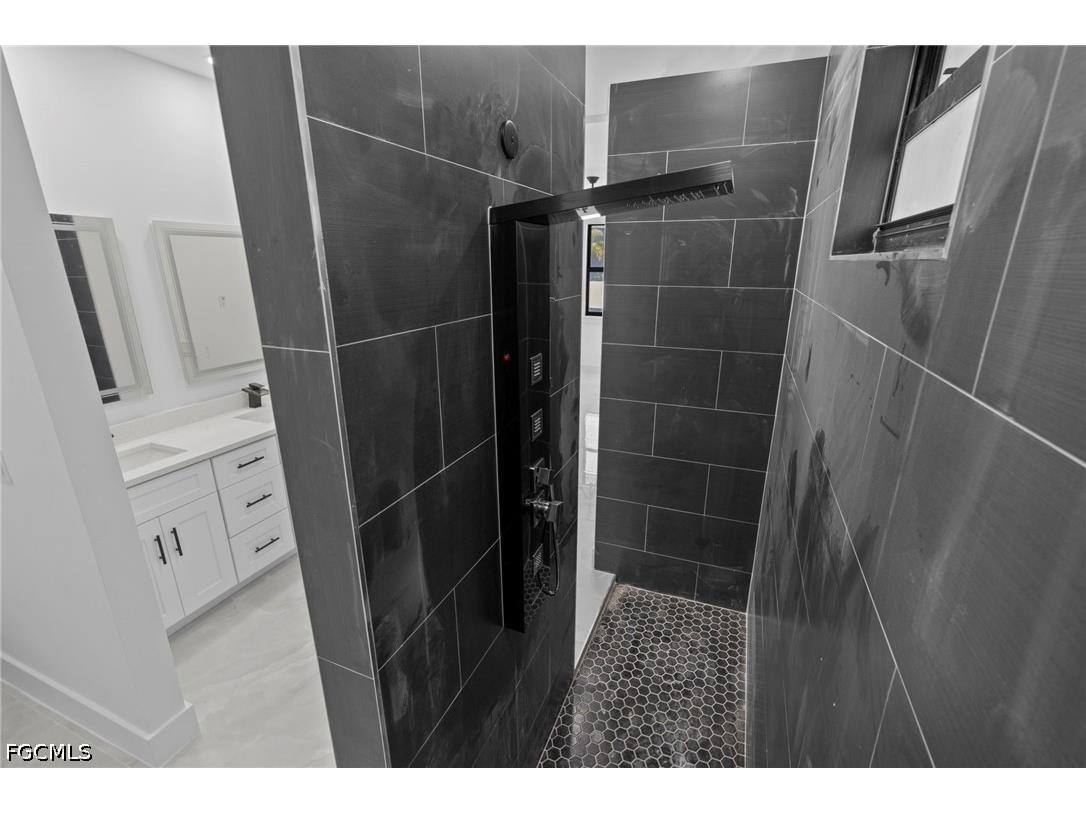 2826 NW 42nd Avenue Cape Coral FL 33993 2026018602 image15