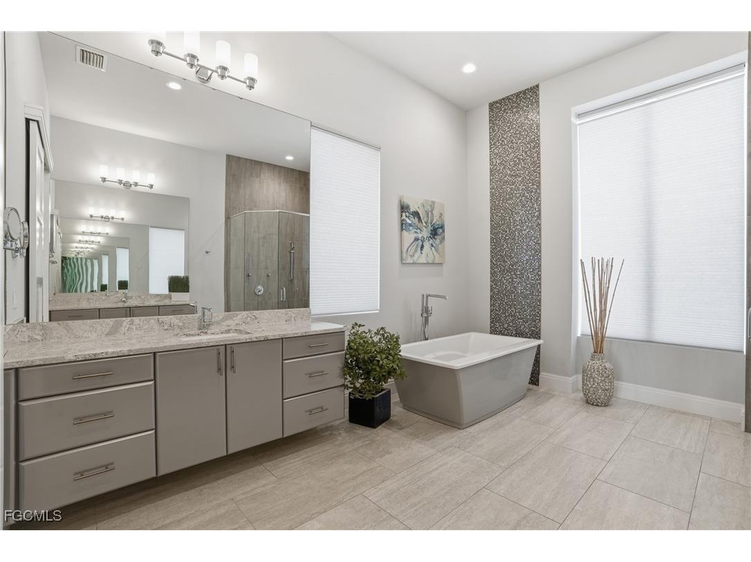 2826 SW 44th Terrace Cape Coral FL 33914 2025018027 image17