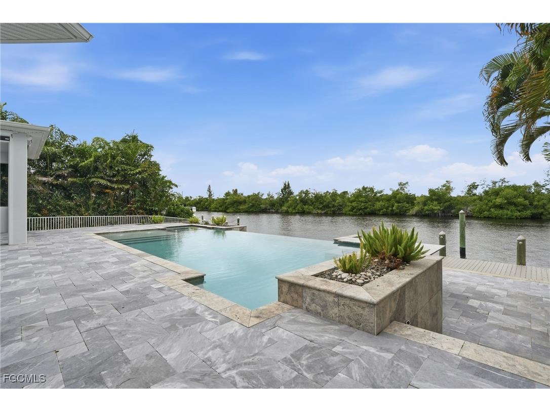 2826 SW 44th Terrace Cape Coral FL 33914 2025018027 image38