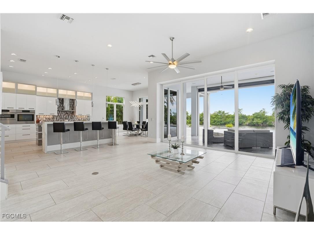 2826 SW 44th Terrace Cape Coral FL 33914 2025018027 image7