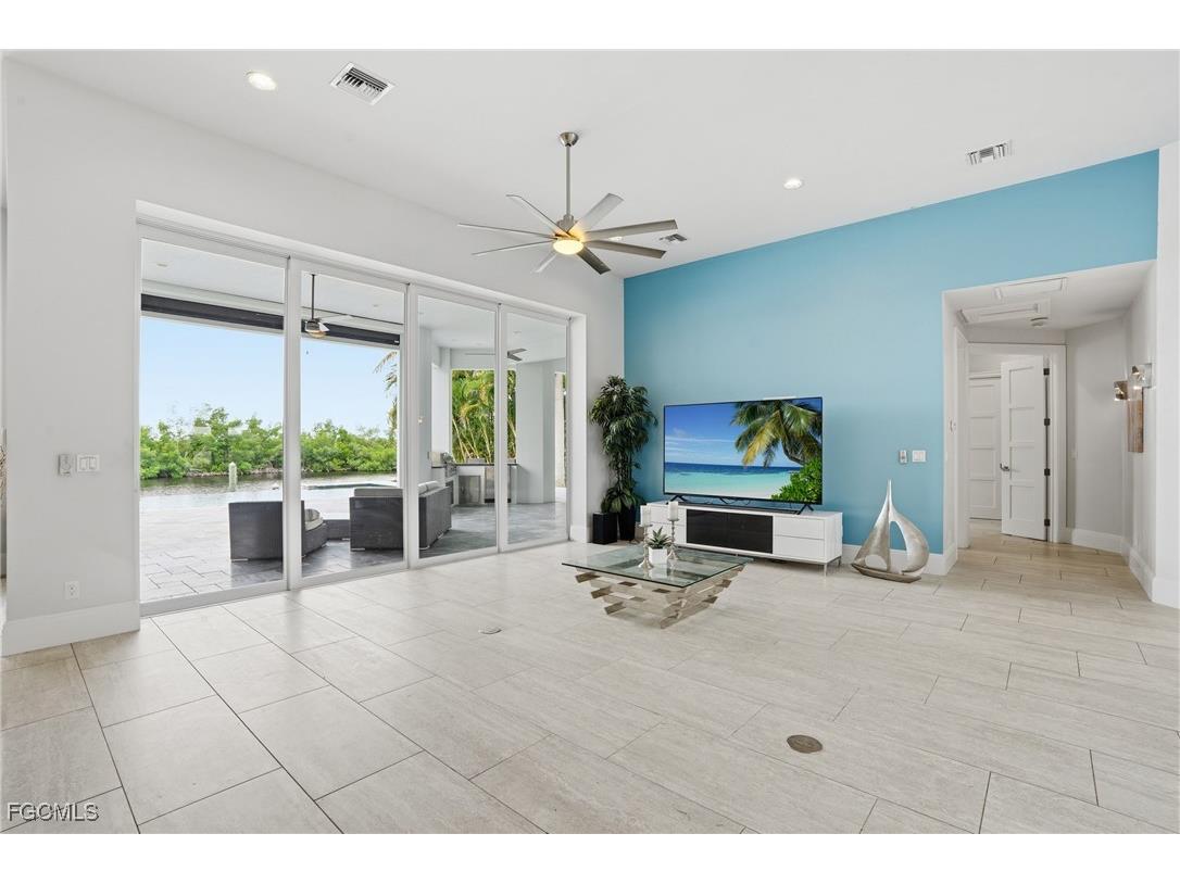 2826 SW 44th Terrace Cape Coral FL 33914 2025018027 image8