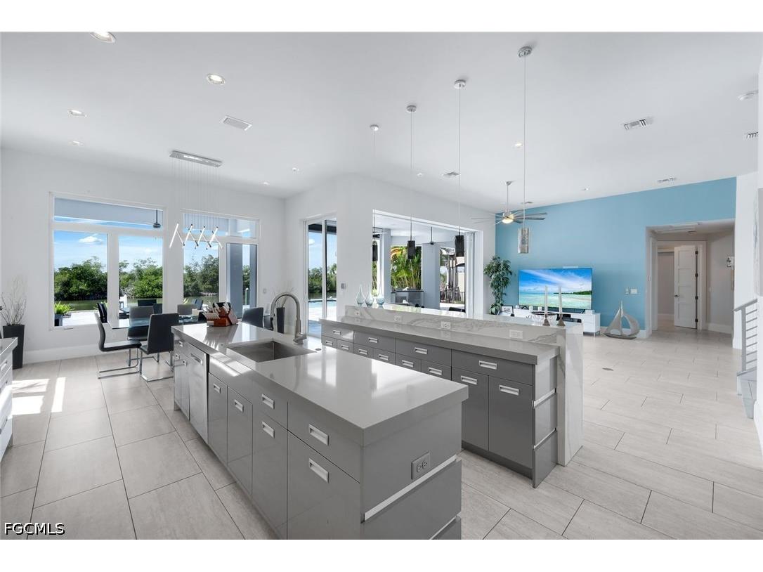 2826 SW 44th Terrace Cape Coral FL 33914 2026015974 image12