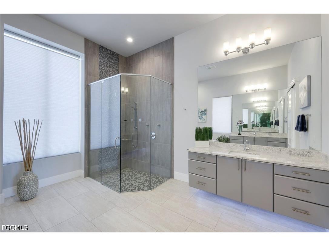 2826 SW 44th Terrace Cape Coral FL 33914 2026015974 image25