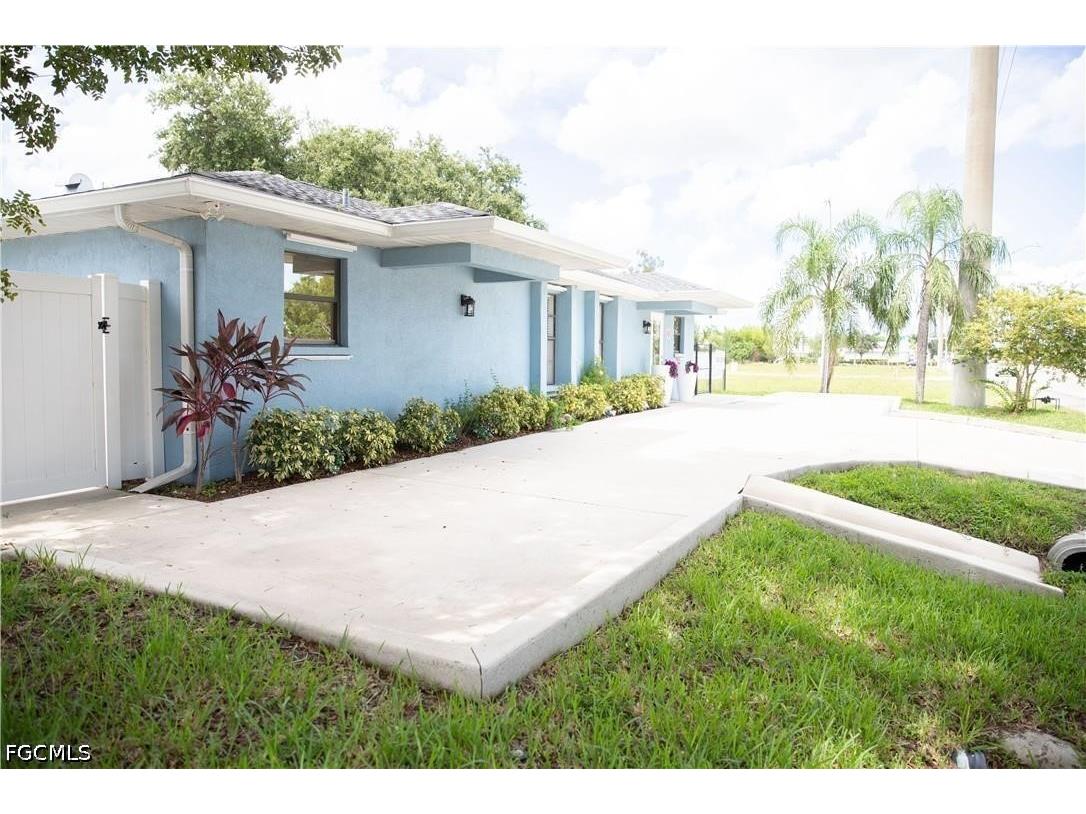 2826 Santa Barbara Boulevard Cape Coral FL 33914 2026021581 image4