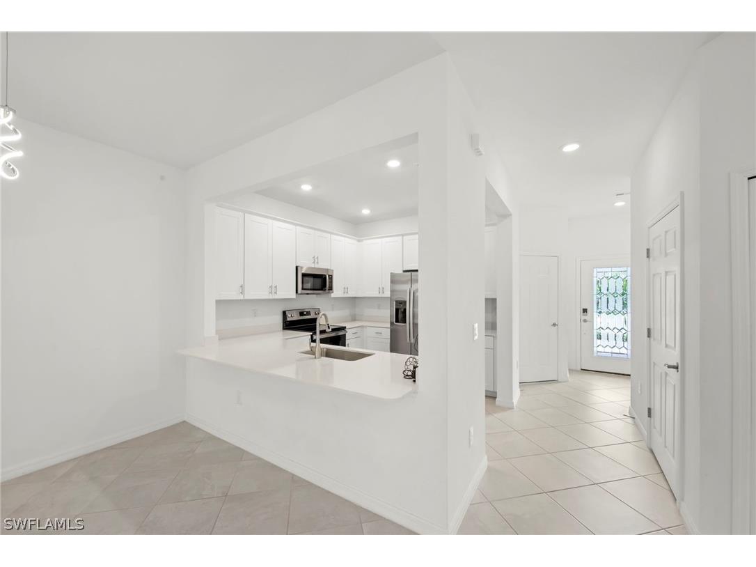 2827 Blossom Way Naples FL 34120 226007728 image5