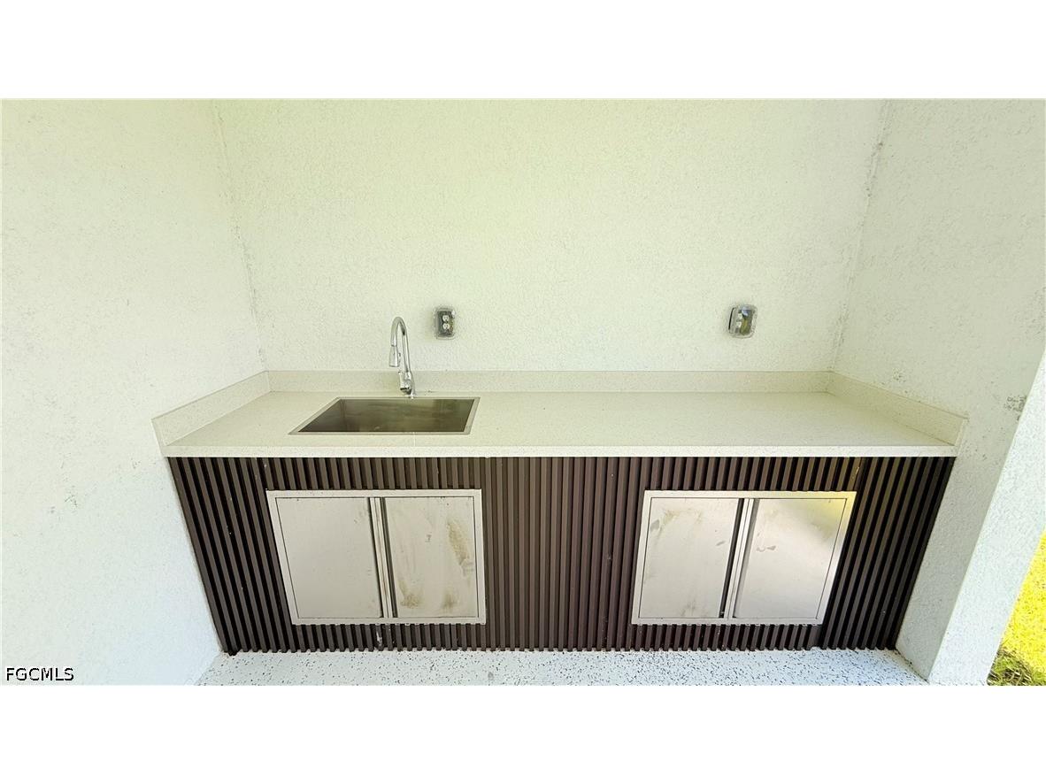 2827 SW 2nd Lane Cape Coral FL 33991 2026028077 image15