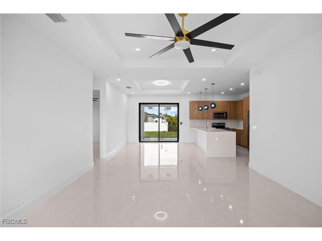 2827 SW 2nd Lane Cape Coral FL 33991 2025023870 image11