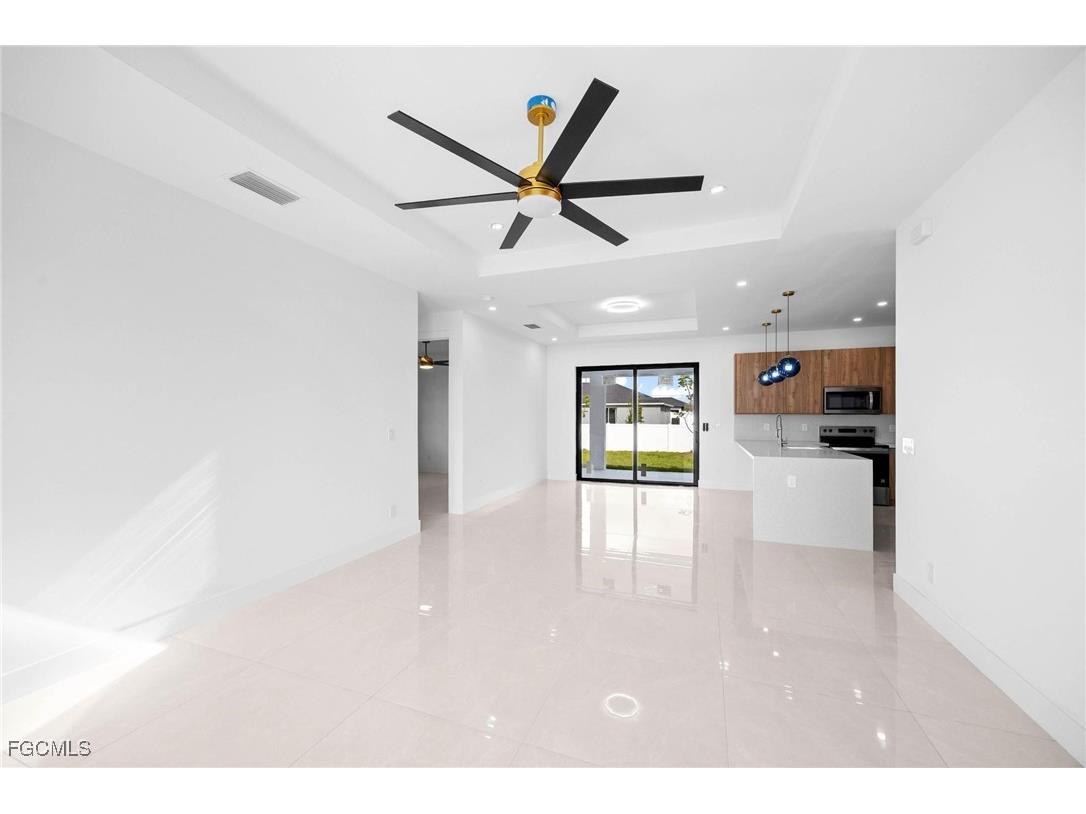 2827 SW 2nd Lane Cape Coral FL 33991 2025023870 image16