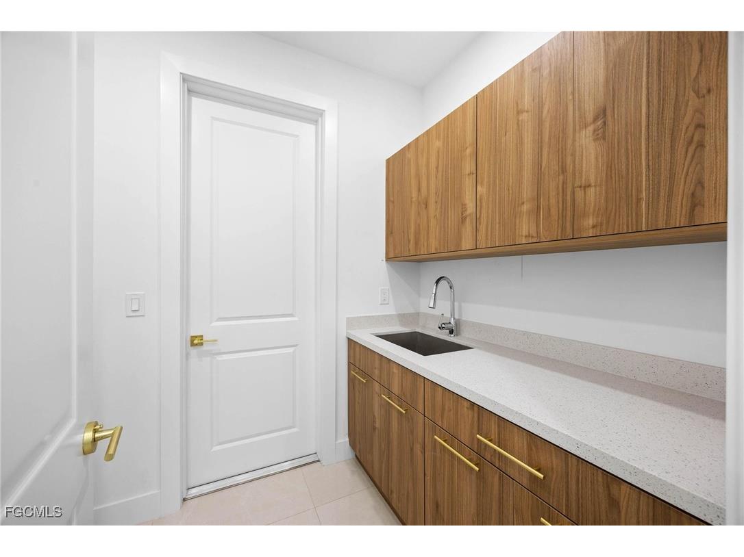 2827 SW 2nd Lane Cape Coral FL 33991 2025023870 image19