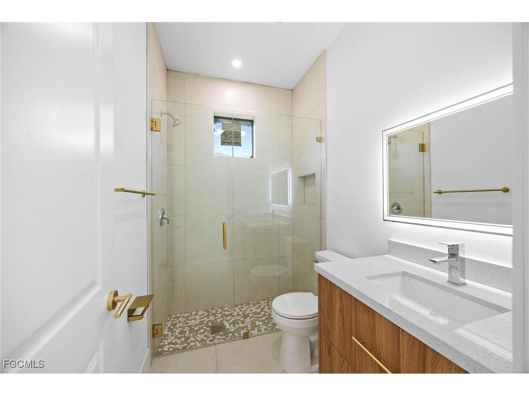 2827 SW 2nd Lane Cape Coral FL 33991 2025023870 image21