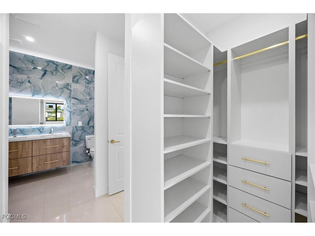 2827 SW 2nd Lane Cape Coral FL 33991 2025023870 image27