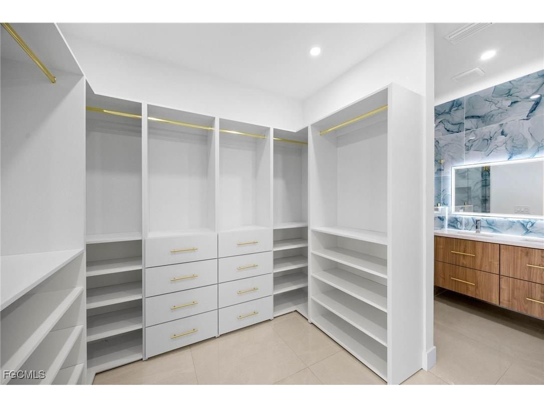 2827 SW 2nd Lane Cape Coral FL 33991 2025023870 image29