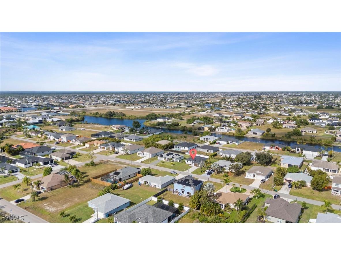 2827 SW 2nd Lane Cape Coral FL 33991 2025023870 image38