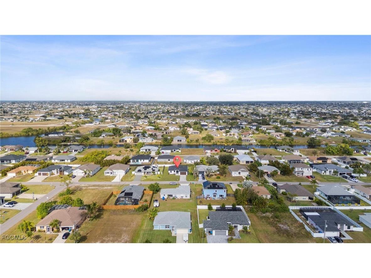 2827 SW 2nd Lane Cape Coral FL 33991 2025023870 image39