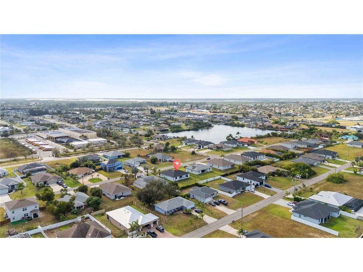 2827 SW 2nd Lane Cape Coral FL 33991 2025023870 image40