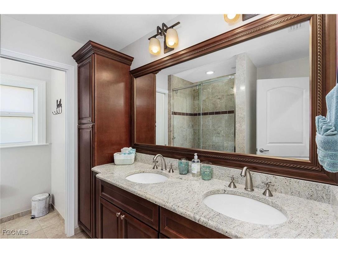 2827 SW 33rd Street Cape Coral FL 33914 2025009741 image21