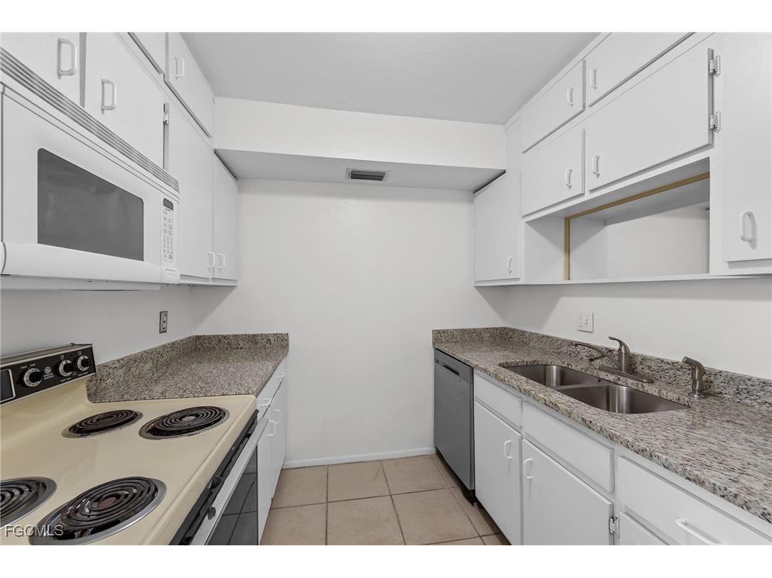 2828 Jackson Street #D8 Fort Myers FL 33901 2025017953 image12