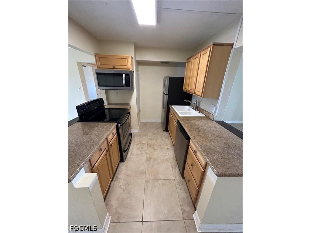2828 Jackson Street #J3 Fort Myers FL 33901 2026021341 image6