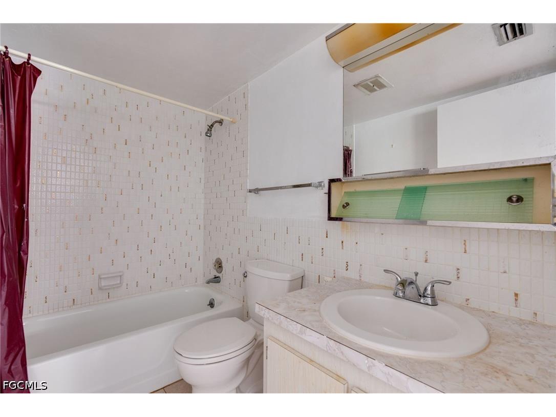 2828 Jackson Street #M5 Fort Myers FL 33901 2026023696 image13