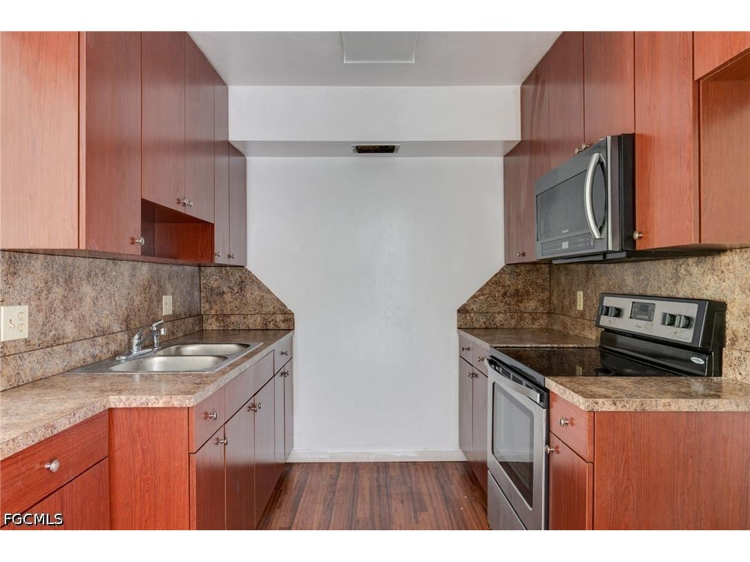 2828 Jackson Street #M5 Fort Myers FL 33901 2026023696 image9