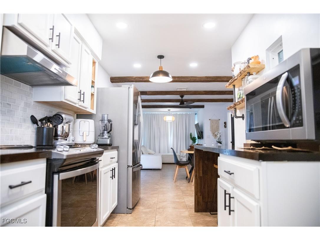 2828 Santa Barbara Boulevard Cape Coral FL 33914 2025020323 image12