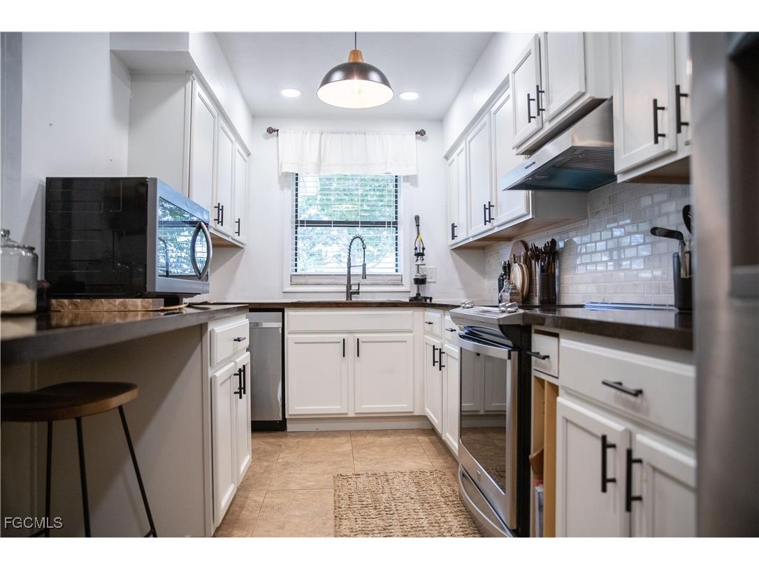 2828 Santa Barbara Boulevard Cape Coral FL 33914 2025020323 image2