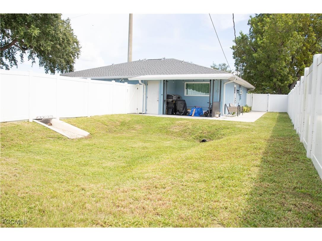 2828 Santa Barbara Boulevard Cape Coral FL 33914 2025020323 image9