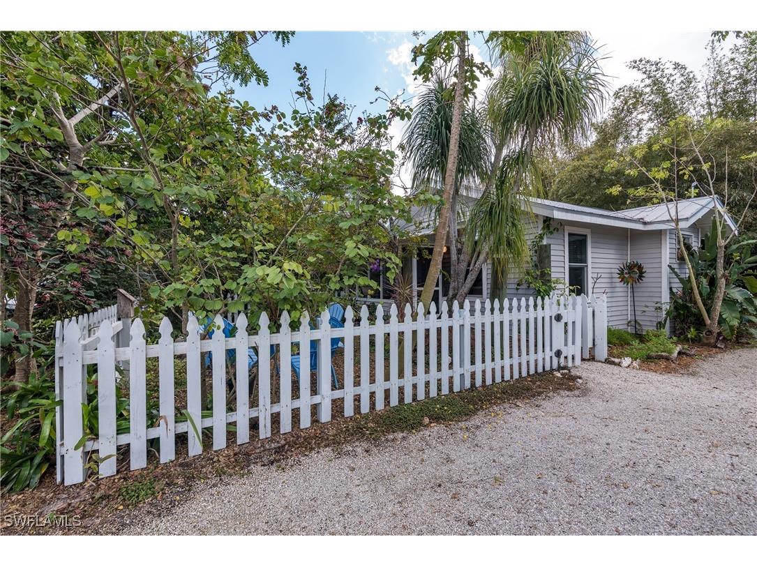 2828 Storter Avenue Naples FL 34112 224096986 image1