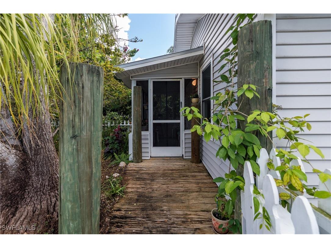 2828 Storter Avenue Naples FL 34112 224096986 image3