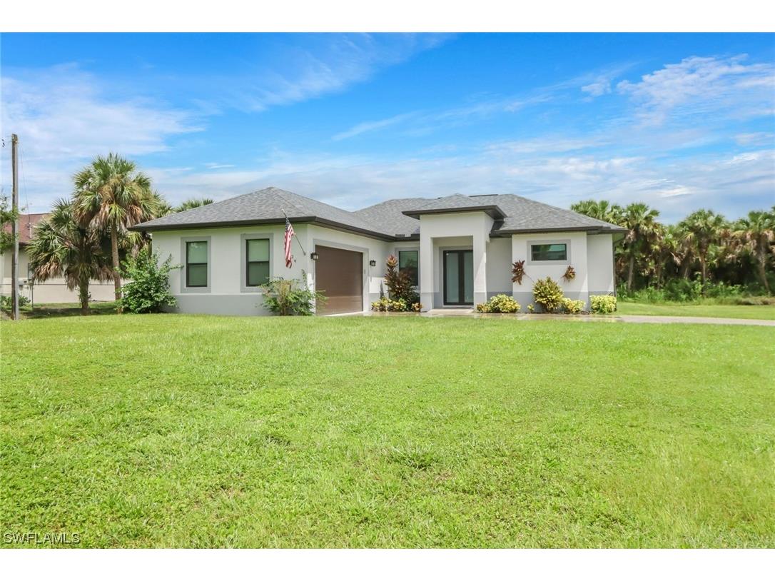 2829 18th Avenue SE Naples FL 34117 223057076 image1