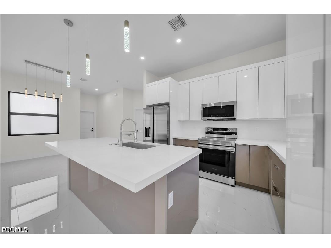 2829 NW 3rd Street Cape Coral FL 33993 2026016731 image6
