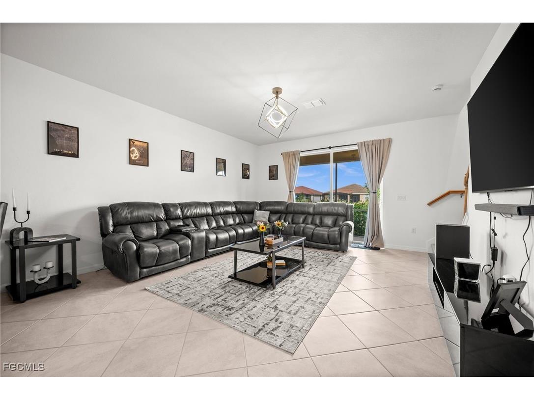 2830 Blossom Way Naples FL 34120 2025013860 image3