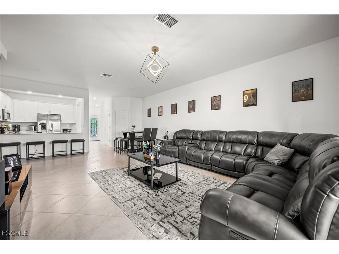 2830 Blossom Way Naples FL 34120 2025013860 image5