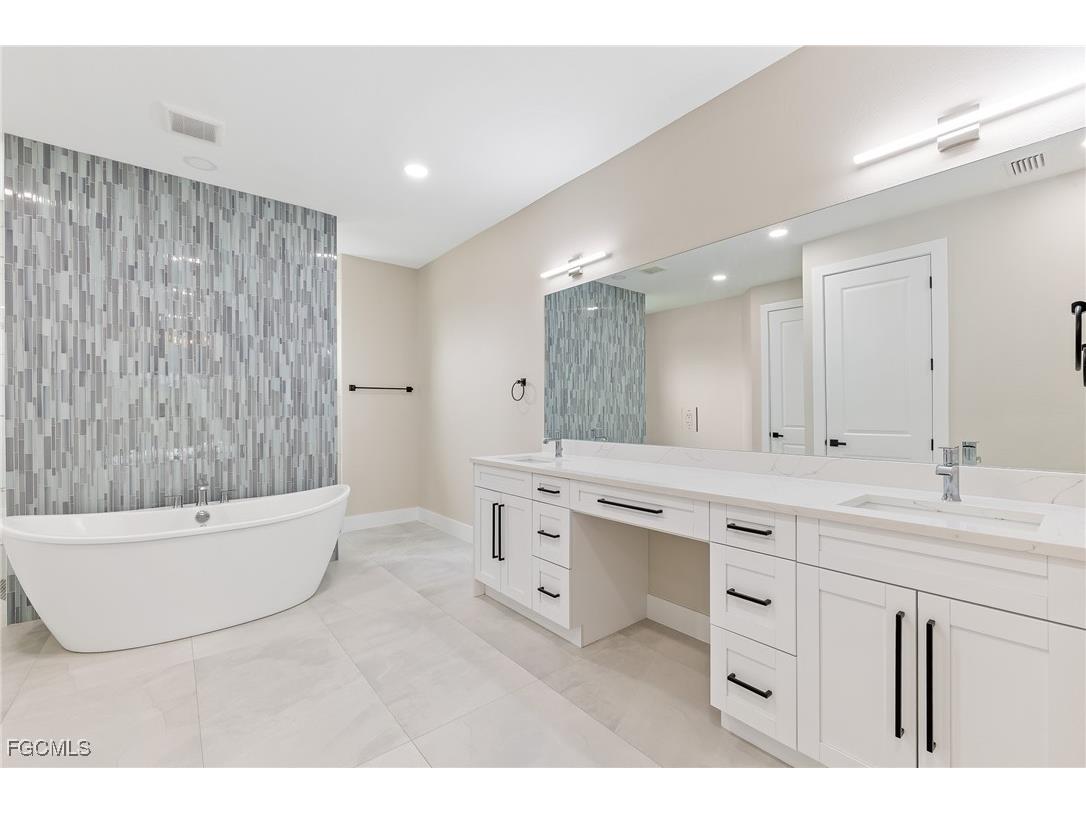 2830 SW 24th Avenue Cape Coral FL 33914 2026003181 image18