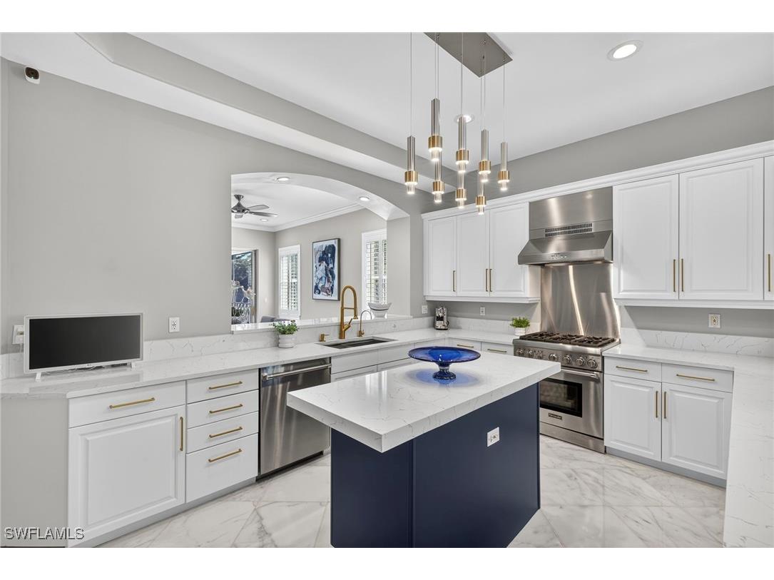 2830 Tiburon Boulevard E #102 Naples FL 34109 225075169 image1