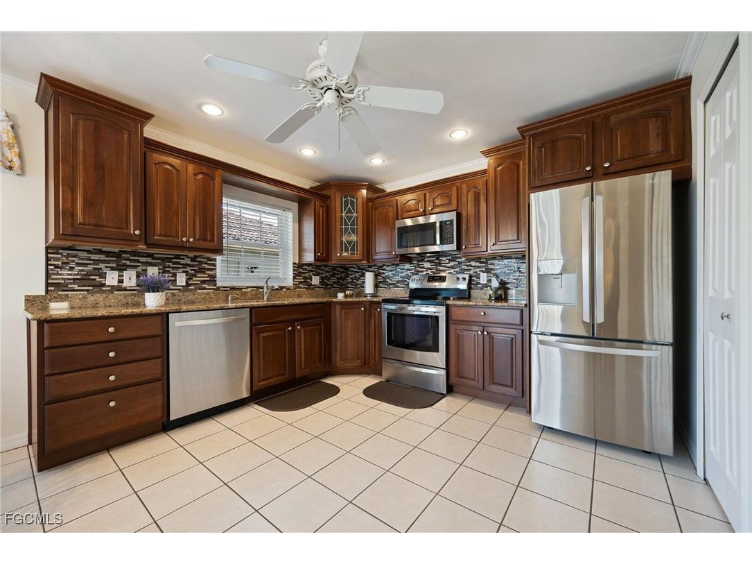 2831 Corinthia Circle North Fort Myers FL 33917 2025013687 image9