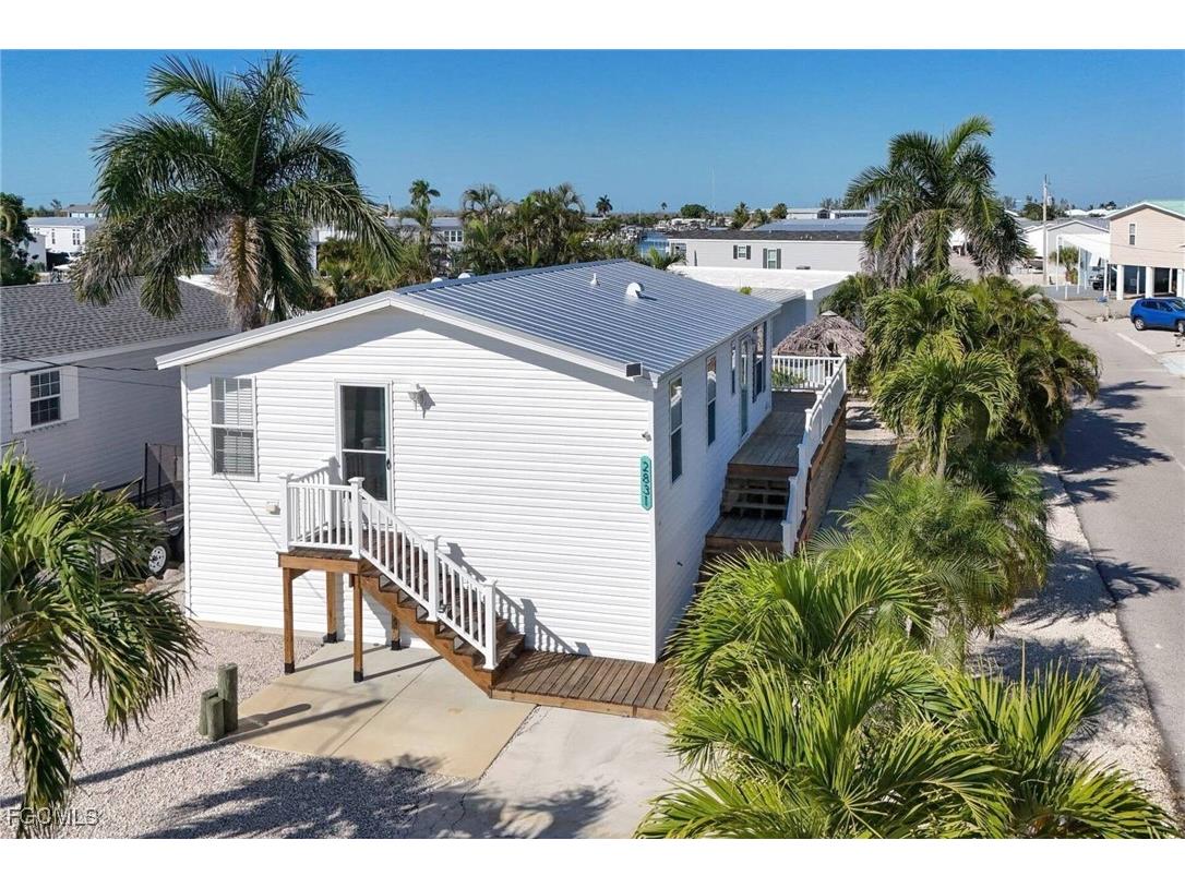 2831 York Road Saint James City FL 33956 2025020745 image1