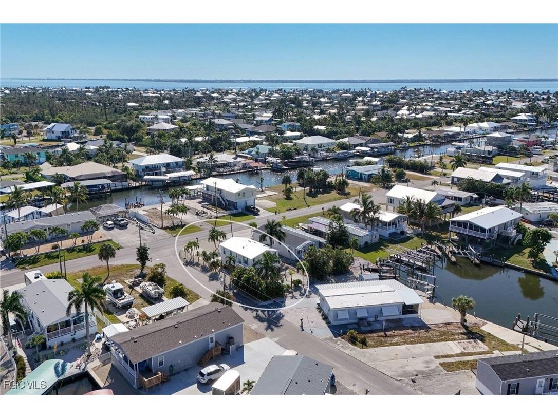 2831 York Road Saint James City FL 33956 2025020745 image10