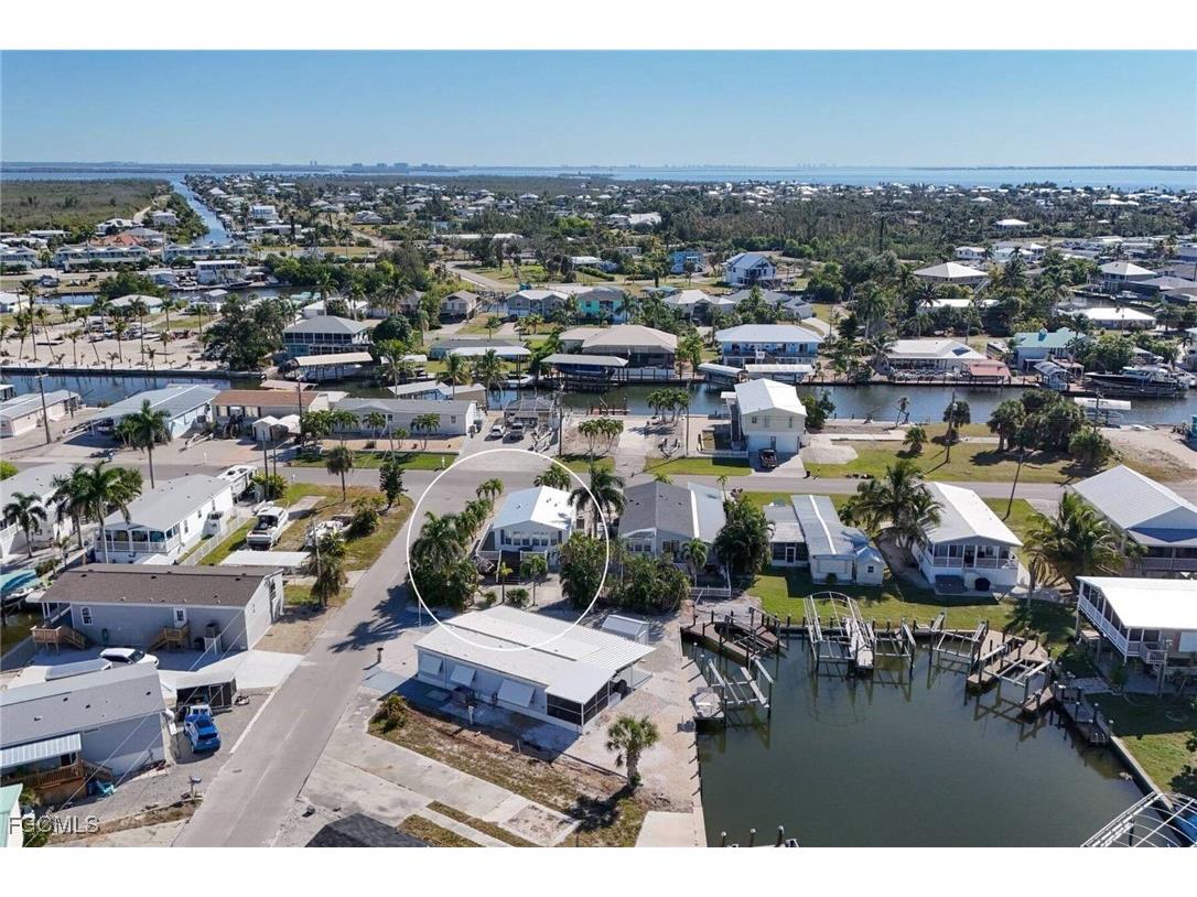 2831 York Road Saint James City FL 33956 2025020745 image11