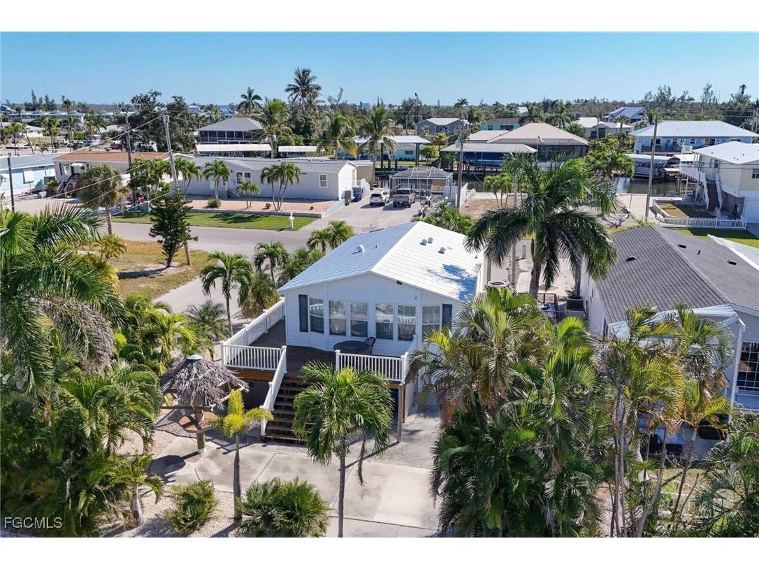 2831 York Road Saint James City FL 33956 2025020745 image13